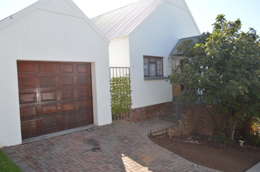 3 Bedroom Property for Sale in Wilkoppies North West